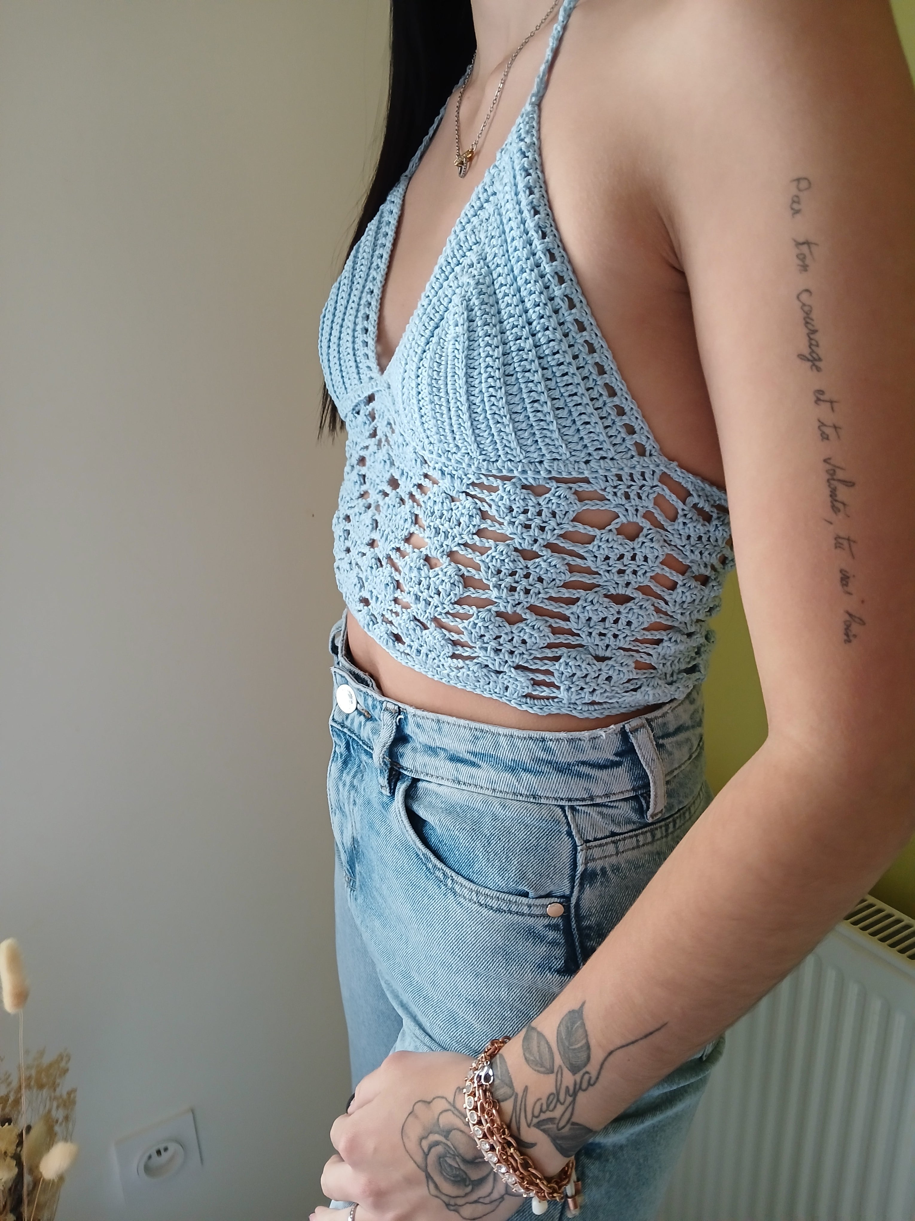 Crop top Crochet fait main Motif cœur - Bleu clair